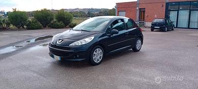 Peugeot 207 1.4 8V 75CV 3p. ONE Line