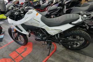 BENELLI BKX 125 NUOVA DA IMMATRICOLARE