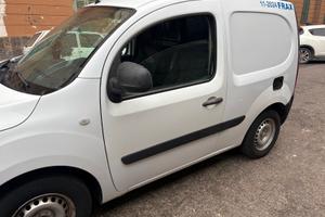 Furgone frigo trasporto alimenti