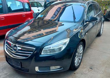 OPEL Insignia - 2011