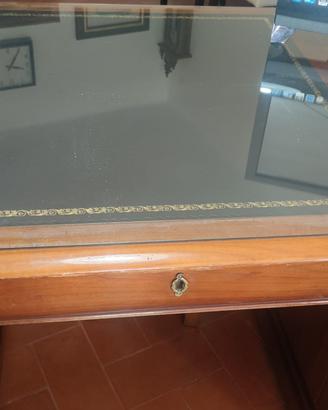 Scrivania in legno