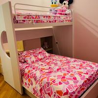 Cameretta in legno due letti