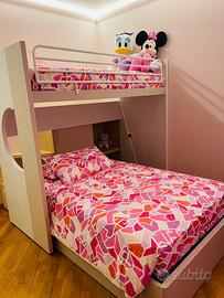 Cameretta in legno due letti