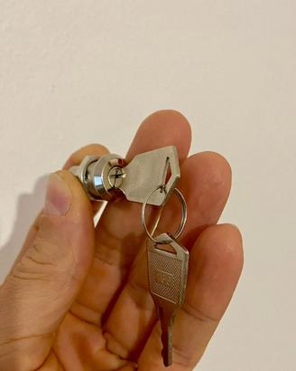 Interruttore a chiave posizione ON non estraibile
