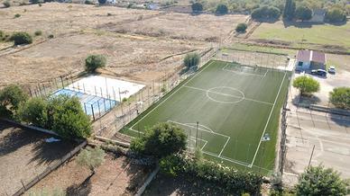 Terreno con zona sportiva privata