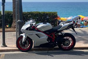 Ducati 848 evo