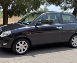 Lancia y a gas