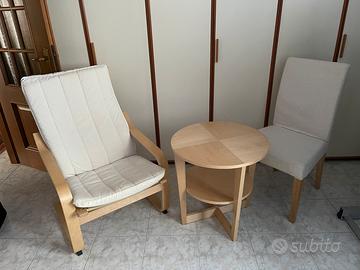 Set tavolino + 2 sedie/poltroncina legno chiaro