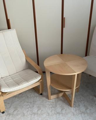 Set tavolino + 2 sedie/poltroncina legno chiaro