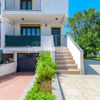 "Q.re Boschetto" - SPLENDIDA VILLA RISTRUTTURATA