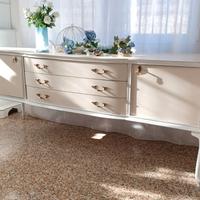 credenza rifatta in stile shabby 