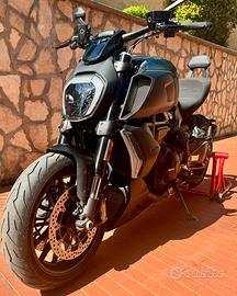 Ducati full black