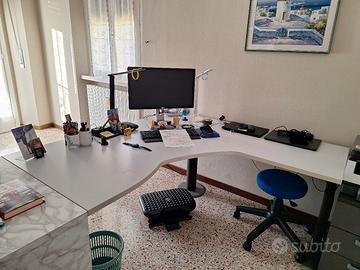 scrivania ufficio e cassettiera