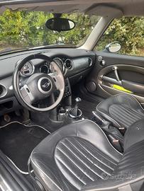 mini Cooper 1600 benzina 120 cv