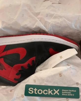 Nike air jordan 1 mid chicago banned