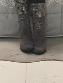 Stivale in camoscio grigio