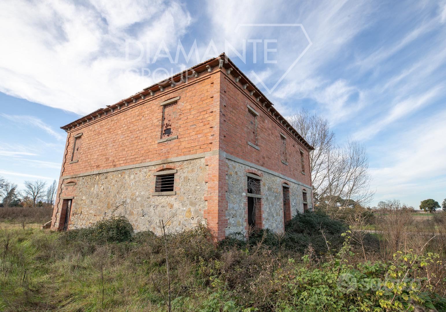 Casale in pietra e mattoni faccia a vista - Altro