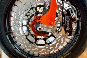 Impianto frenante supermoto