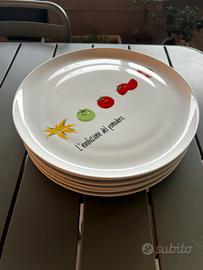 Piatti e coltelli per pizza