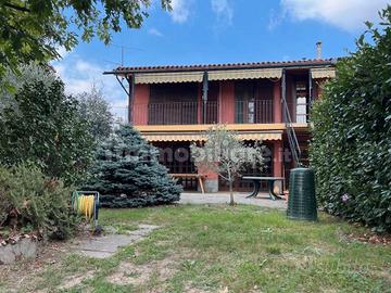 Casa in campagna con giardino