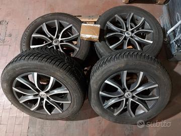 Cerchi in lega R17 con gomme da neve