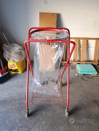 porta sacco immondizia .