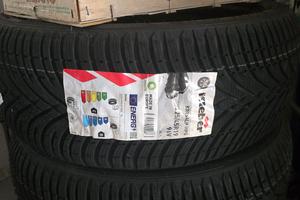 pneumatici 4 stagioni 