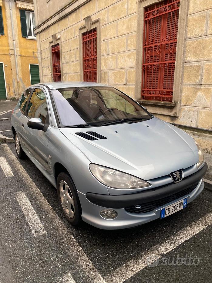 PEUGEOT 206