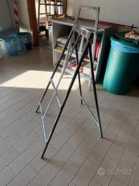 2 cavalletti per cartelli stradali