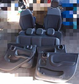 Sedili e pannelli panda ultimo tipo