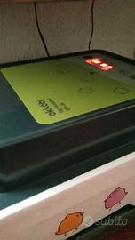 incubatrice automatica e chioccia artificiale