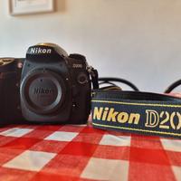 Nikon D200  76.945 scatti