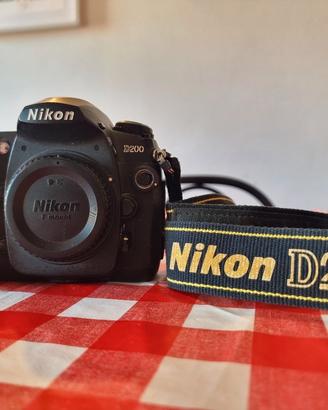 Nikon D200  76.945 scatti