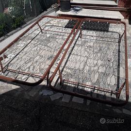 Letto matrimoniale con  doghe in ottone