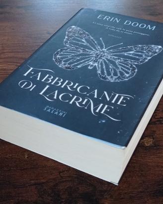 "Il fabbricante di lacrime" di Erin Doom