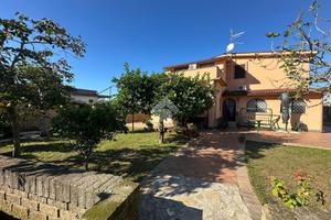 VILLA SINGOLA A NETTUNO