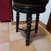 antico sgabello da pianoforte