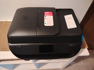 Stampante HP OfficeJet 5230 Multifunzione Wi-Fi – 