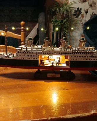 modellino Titanic 
