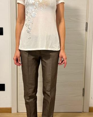 T-shirt bianca di Guess con scollatura sulla schie