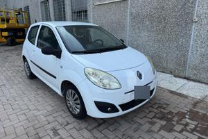 € TRATTABILE Twingo anche NEO p. AUTOCARRO €