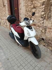 Noleggio scooter 125 giornaliero / lungo periodo
