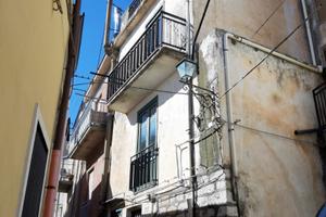 Casa indipendente su quattro livelli Cammarata