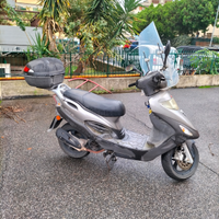 Privato vende scooter