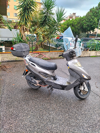 Privato vende scooter