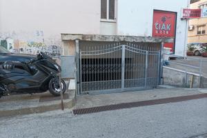 Box auto utilitaria più moto