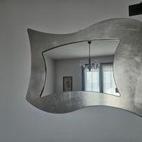Specchio con cornice argentata
