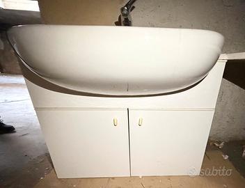 Lavandino bagno con mobiletto