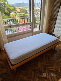 Letto singolo completo ed inutilizzato