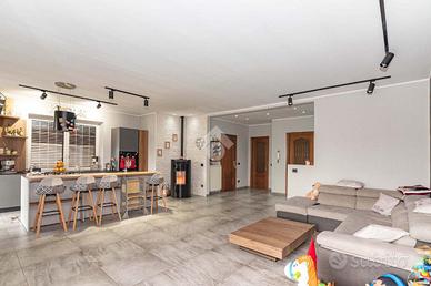 CASA SEMINDIPENDENTE A CIRIÈ